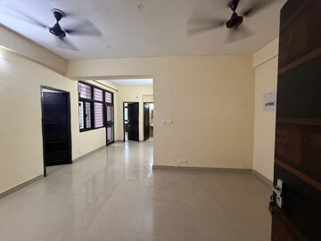 Room in 2 BHK Apartment at Vasant Kunj – for Rent