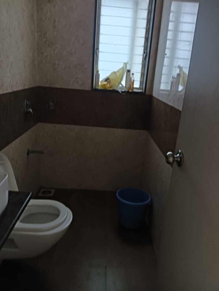 Attached Bathroom, shree-chs-matunga 3 Bedroom 1000 Sq.Ft. Apartment In Matunga East Mumbai 9463534