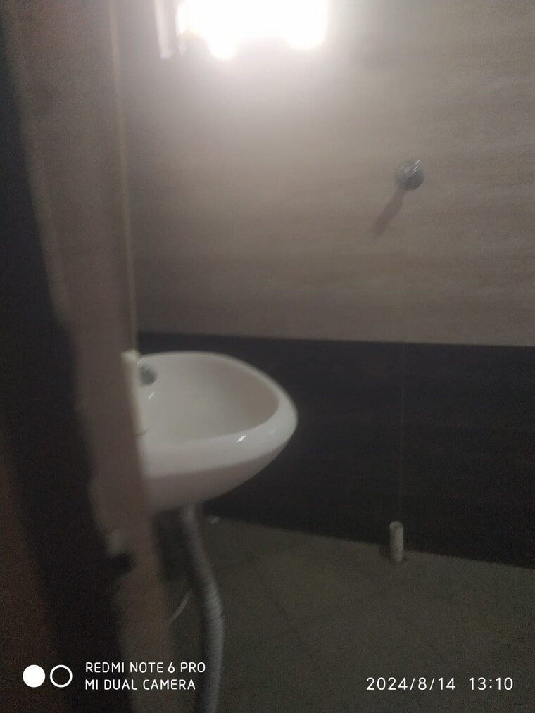 Bathroom, bbd bagh Commercial Office Space 290 Sq.Ft. In Bbd Bagh Kolkata 9463536