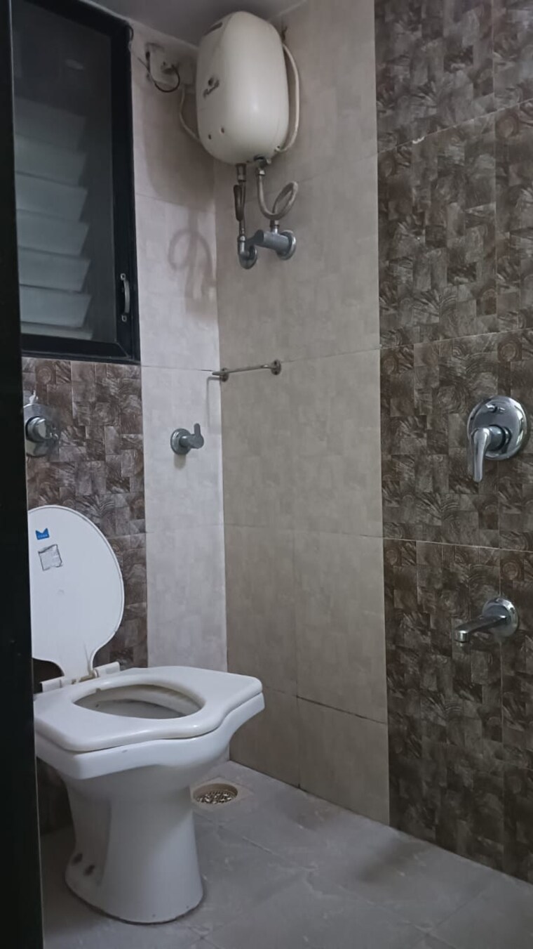 Bathroom, ratnakunj-apartment 2 Bedroom 650 Sq.Ft. Apartment In Borivali West Mumbai 9463554