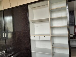 Furnished Amenities in 1.5 BHK Apartment at Chintamani CHS Sion East, Sion East – for Rent