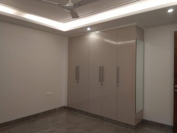 Room in 4 BHK Apartment at Sarvodaya Enclave – for Rent