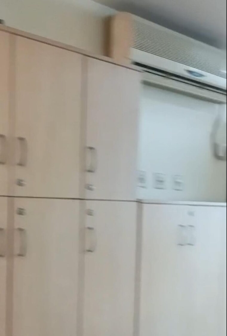 Bathroom, park street Commercial Office Space 1380 Sq.Ft. In Park Street Kolkata 9463600