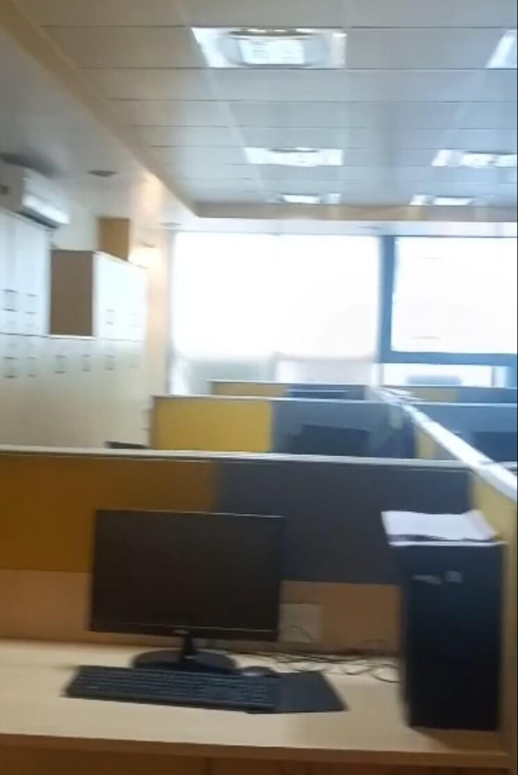 Team Area, park street Commercial Office Space 1380 Sq.Ft. In Park Street Kolkata 9463600