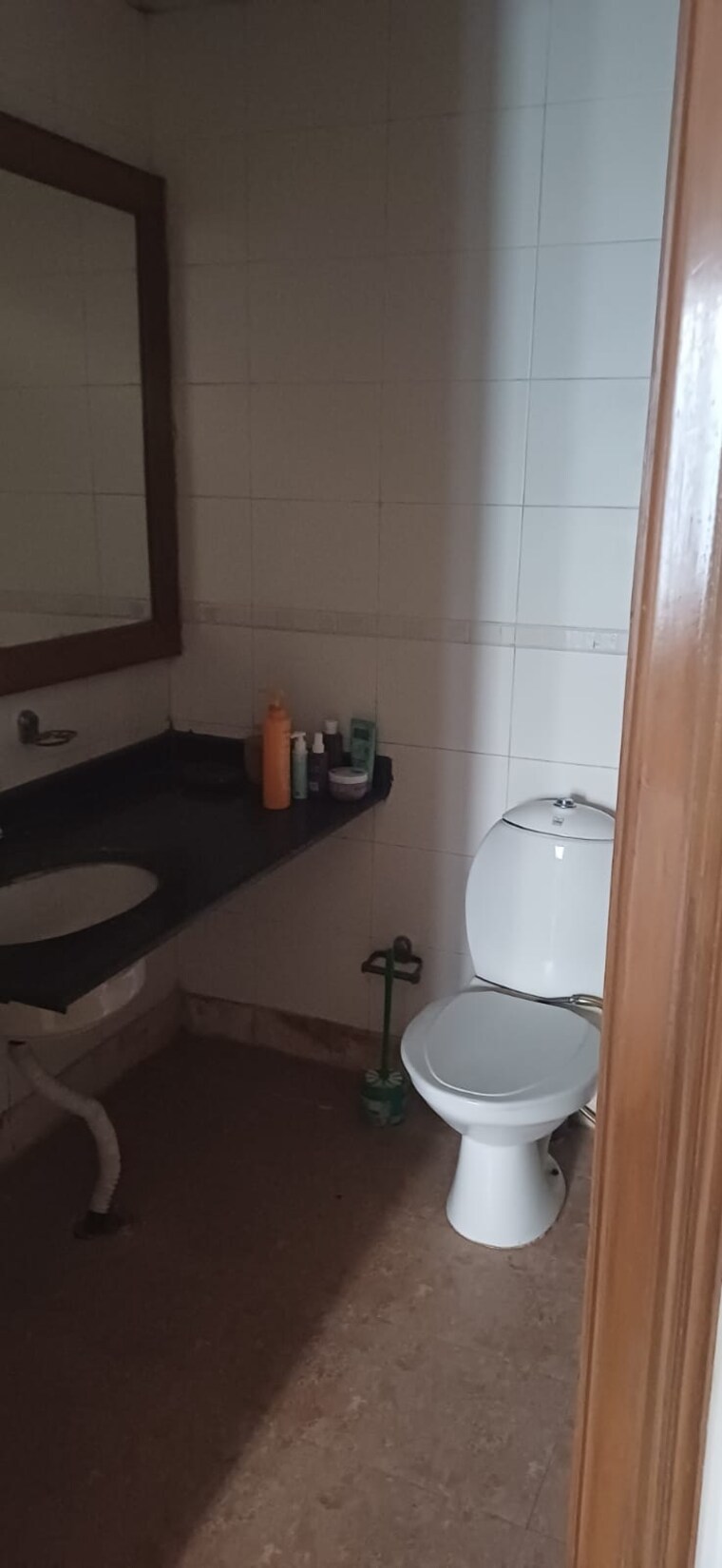 Bathroom, sarvodaya enclave 3 Bedroom 1800 Sq.Ft. Apartment In Sarvodaya Enclave Delhi 9463601