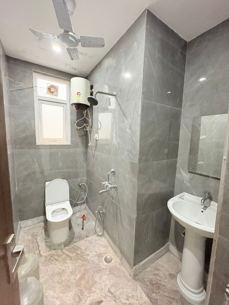 Bathroom, saket 2 Bedroom 800 Sq.Ft. Builder Floor In Saket Delhi 9463610