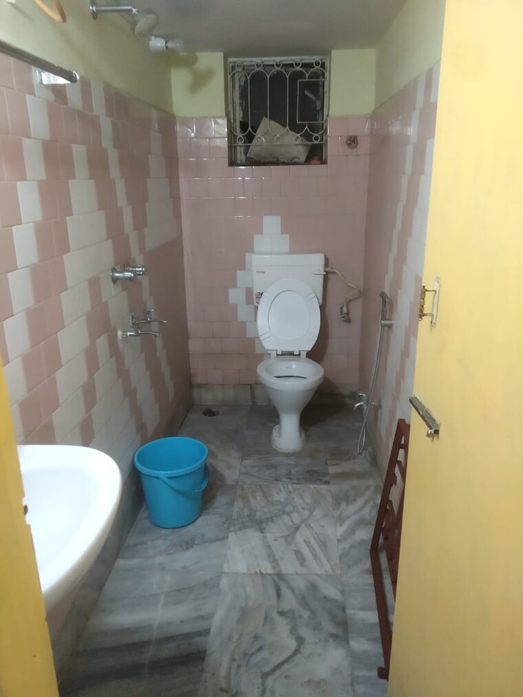 Bathroom, ballygunge 2 Bedroom 1100 Sq.Ft. Apartment In Ballygunge Kolkata 9463612
