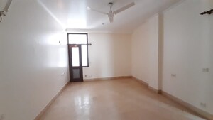 Room in 4 BHK Apartment at Greater Kailash ii – for Rent
