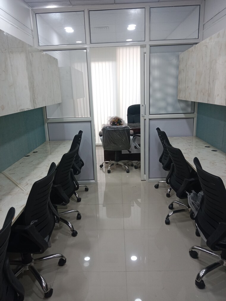 Team Area, gaur-city-center Commercial Office Space 500 Sq.Ft. In Sector 4 Greater Noida Greater Noida 9463622