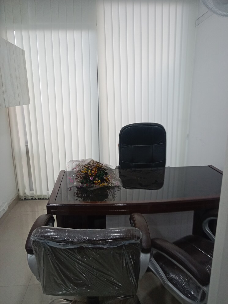 Team Area, gaur-city-center Commercial Office Space 500 Sq.Ft. In Sector 4 Greater Noida Greater Noida 9463622