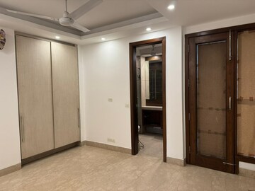 Room in 3 BHK Apartment at Uday Park – for Rent