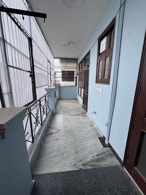 Balcony in 2 BHK Builder Floor at Palam Vihar Residents Association, Palam Vihar – for Rent