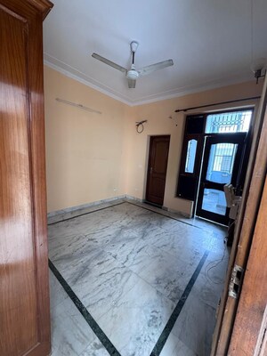 Bedroom in 2 BHK Builder Floor at Palam Vihar Residents Association, Palam Vihar – for Rent