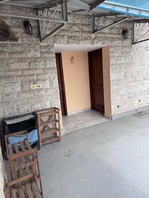 Room in 2 BHK Builder Floor at Palam Vihar Residents Association, Palam Vihar – for Rent