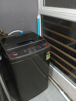 Furnished Amenities in 1.5 BHK Apartment at Sheth Zuri, Laxmi Nagar – for Rent