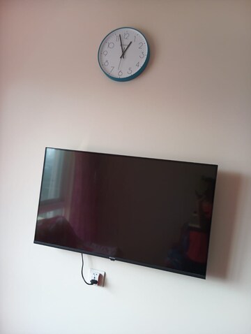 Furnished Amenities in 1.5 BHK Apartment at Sheth Zuri, Laxmi Nagar – for Rent