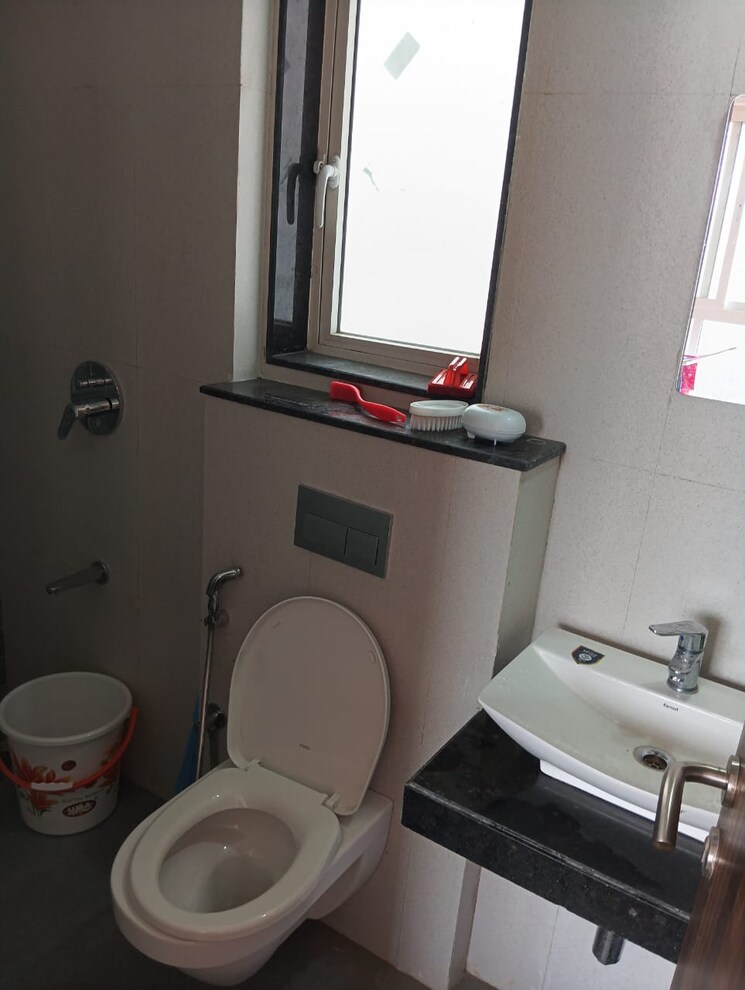 Bathroom, sheth-zuri 1.5 Bedroom 515 Sq.Ft. Apartment In Laxmi Nagar Thane 9463636