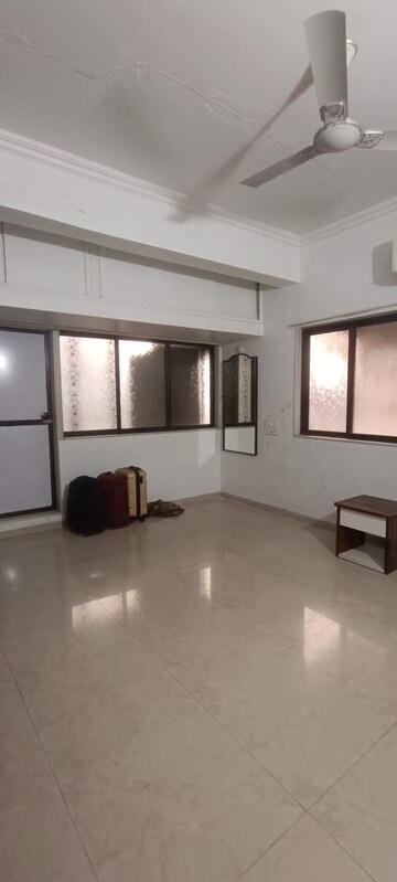 Room in 3 BHK Apartment at Parisham Apartment, Dadar East – for Rent