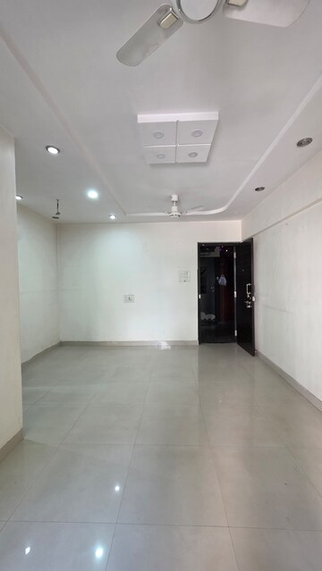 Room in 2 BHK Apartment at Vasant Mandar CHS, Vasant Vihar – for Sale