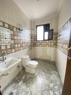 Balcony in 2 BHK Builder Floor at Palam Vihar Residents Association, Palam Vihar – for Rent