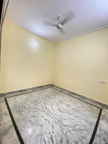 Room in 2 BHK Builder Floor at Palam Vihar Residents Association, Palam Vihar – for Rent