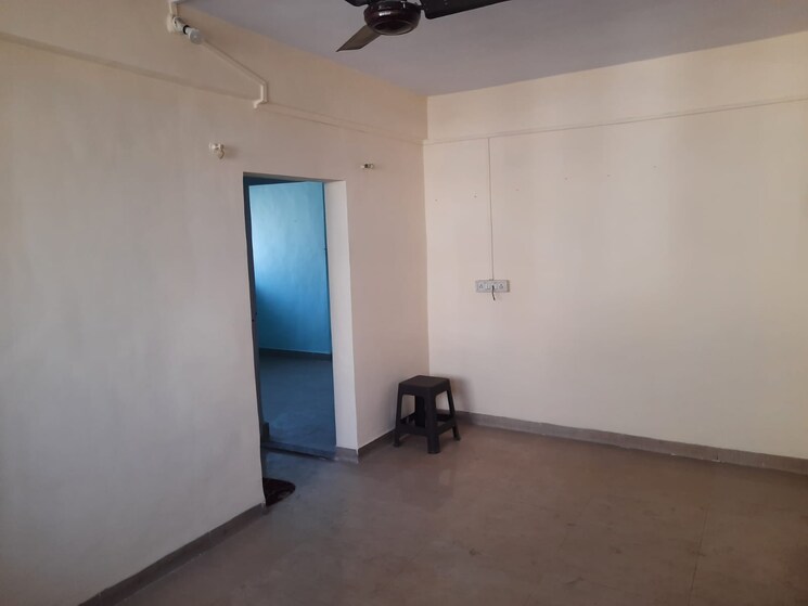 Room, uthalsar 1 Bedroom 450 Sq.Ft. Apartment In Uthalsar Thane 9463672