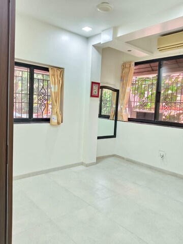 Room in 2 BHK Apartment at Ahuja Peoples Cosmopolitan, Bandra West – for Rent