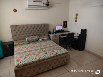 Bedroom in 3 BHK Apartment at Pir Machalla – for Rent