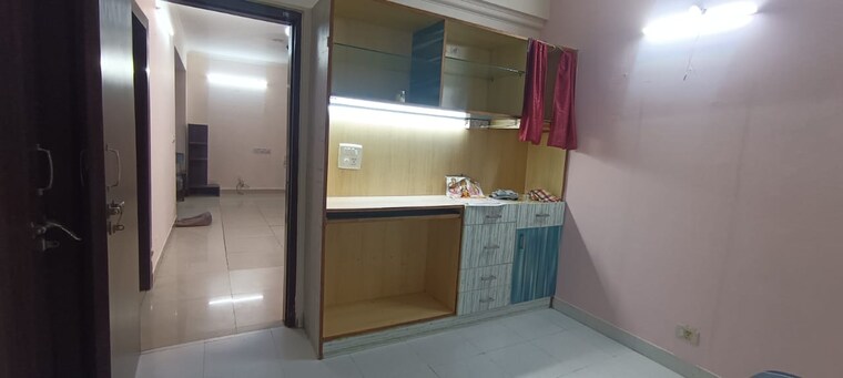 Master Bedroom, mittal-cosmos-executive-apartment 2.5 Bedroom 1600 Sq.Ft. Apartment In Sector 2 Gurgaon 9463711