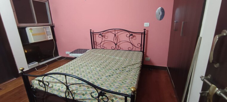 Master Bedroom, mittal-cosmos-executive-apartment 2.5 Bedroom 1600 Sq.Ft. Apartment In Sector 2 Gurgaon 9463711