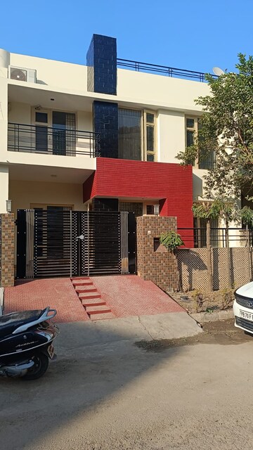 Master Bedroom in 3 BHK Villa at US Pine Homes, Dhakoli – for Sale