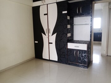 Room in 2 BHK Apartment at Mahesh Galaxy, Sinhagad Road – for Rent