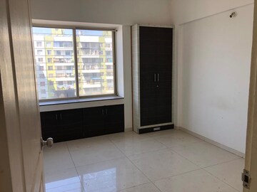 Room in 2 BHK Apartment at Meenakshi Puram Building E, Vadgaon Budruk – for Rent