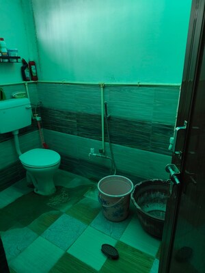 Bathroom in 1.5 BHK Builder Floor at Indira Nagar – for Rent