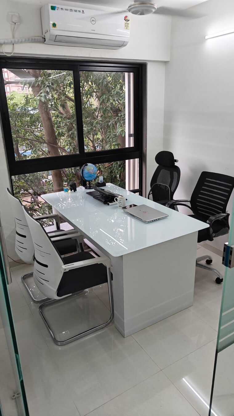 Team Area, uthalsar Commercial Office Space 350 Sq.Ft. In Uthalsar Thane 9463759