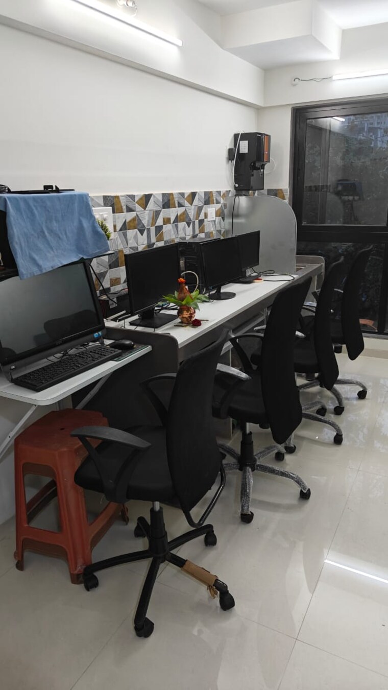 Team Area, uthalsar Commercial Office Space 350 Sq.Ft. In Uthalsar Thane 9463759