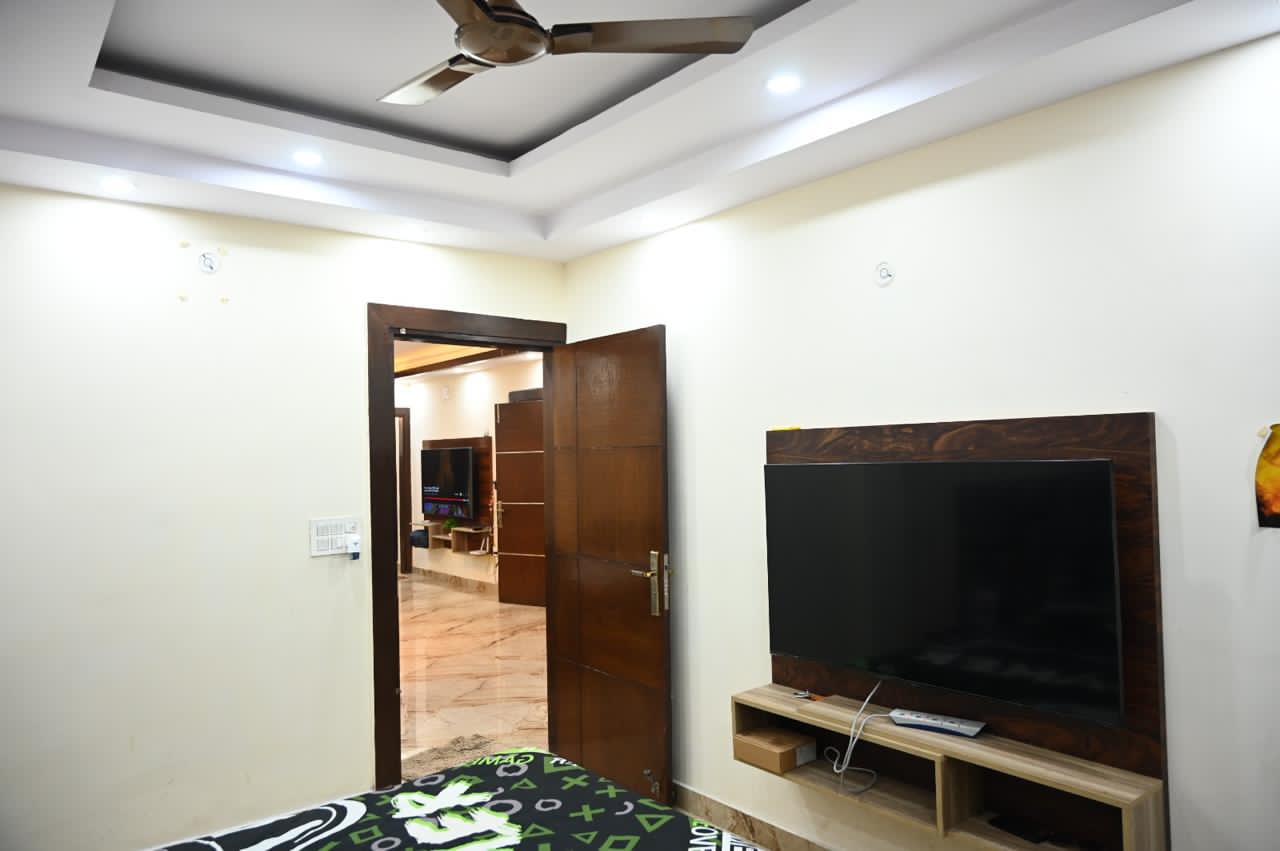 3 BHK 250 Sq.Yd. Builder Floor in BPTP Eden Estate