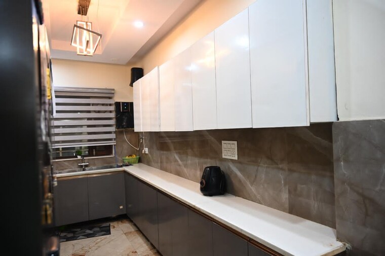 Kitchen, bptp-eden-estate 3 Bedroom 250 Sq.Yd. Builder Floor In Sector 81 Faridabad 9463801