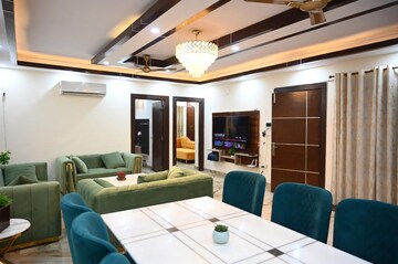 Bedroom in 3 BHK Builder Floor at BPTP Eden Estate, Sector 81 – for Sale