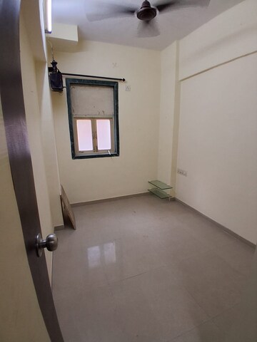 Room in 1.5 BHK Apartment at Mahalaxmi CHS Chembur, Chembur – for Rent