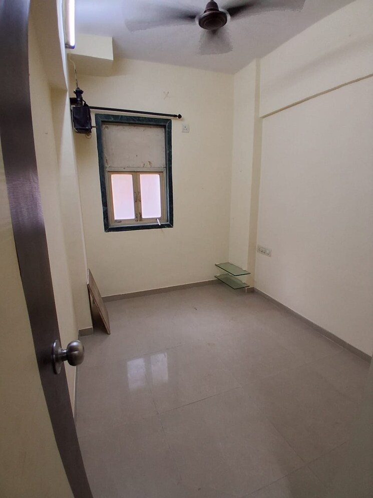 Room, mahalaxmi-chs-chembur 1.5 Bedroom 500 Sq.Ft. Apartment In Chembur Mumbai 9463810