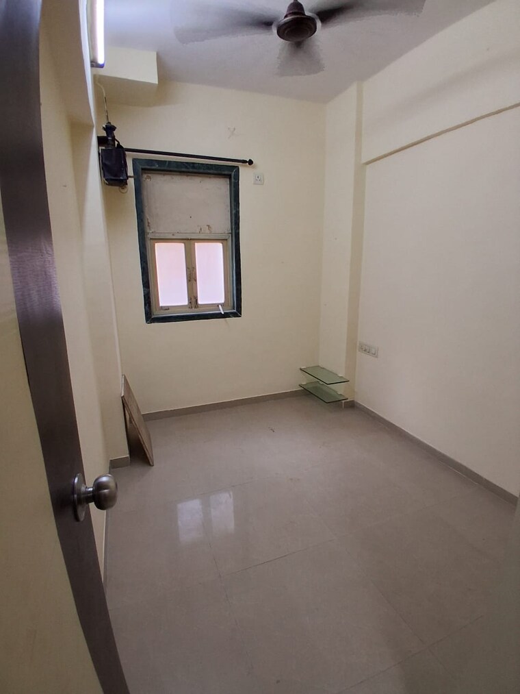 Room, mahalaxmi-chs-chembur 1.5 Bedroom 500 Sq.Ft. Apartment In Chembur Mumbai 9463810
