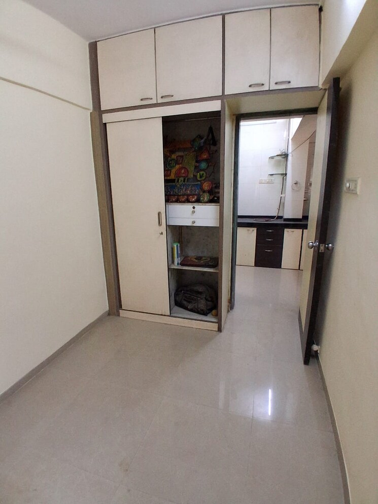 Room, mahalaxmi-chs-chembur 1.5 Bedroom 500 Sq.Ft. Apartment In Chembur Mumbai 9463810