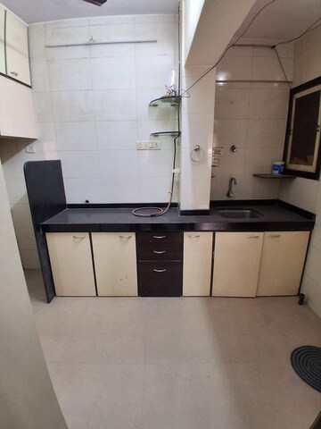 Kitchen in 1.5 BHK Apartment at Mahalaxmi CHS Chembur, Chembur – for Rent