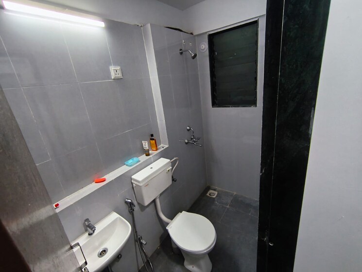 Bathroom, highland-pearl 1 Bedroom 450 Sq.Ft. Apartment In Thane West Thane 9463811