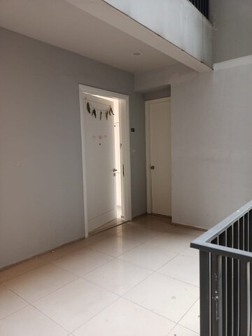 Room in 3 BHK Apartment at Smart World Orchard, Sector 61 – for Rent