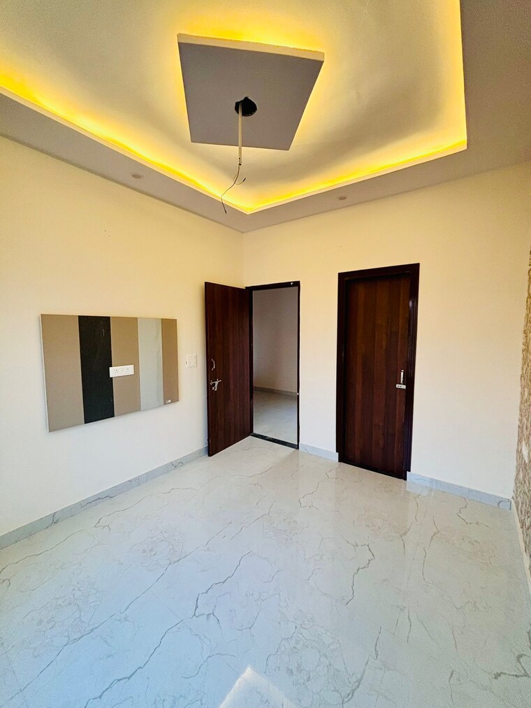 Room, sector 124 4 Bedroom 127 Sq.Yd. Independent House In Sector 124 Mohali 9463836
