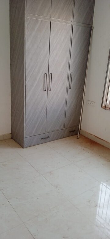 Room in 2 BHK Independent House at Gomti Nagar – for Rent