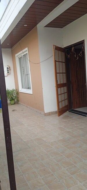 Room in 2 BHK Independent House at Gomti Nagar – for Rent