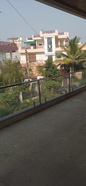 Balcony in 2 BHK Independent House at Gomti Nagar – for Rent